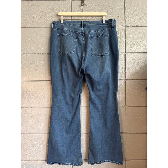 Women's Old Navy High Rise Wow Flare Jeans in Medium Wash size 16 Boho Western - Picture 5 of 6